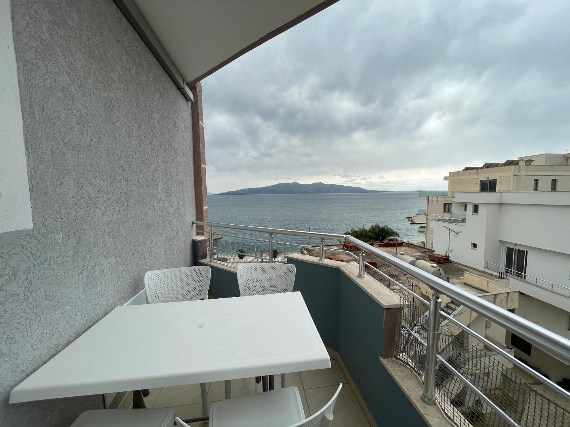 Susy Sea View Apartment Саранда Экстерьер фото