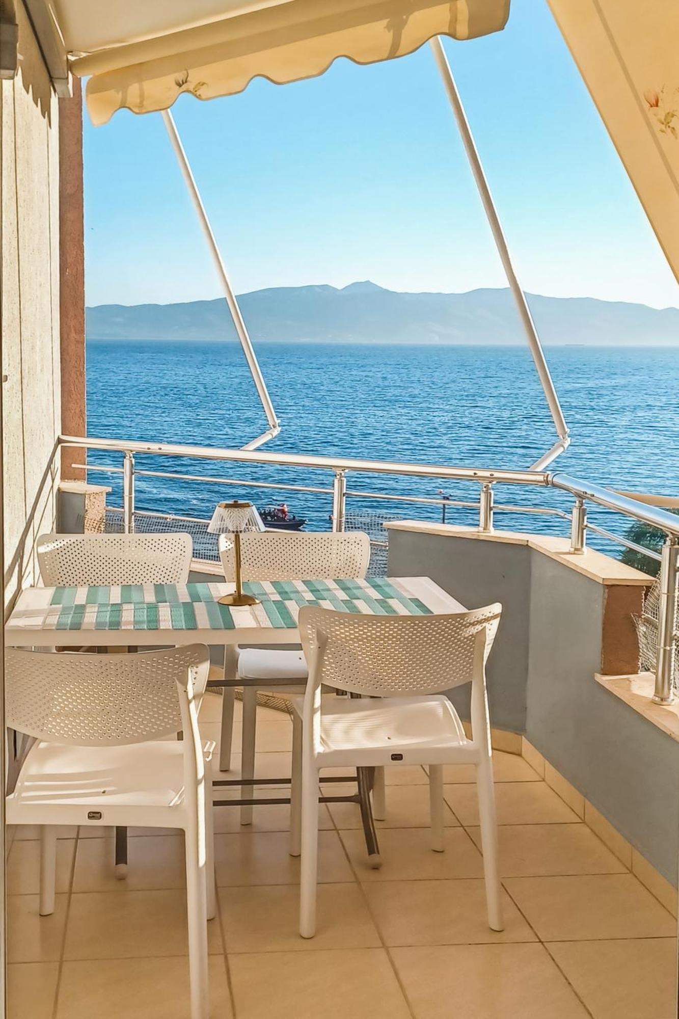 Susy Sea View Apartment Саранда Экстерьер фото